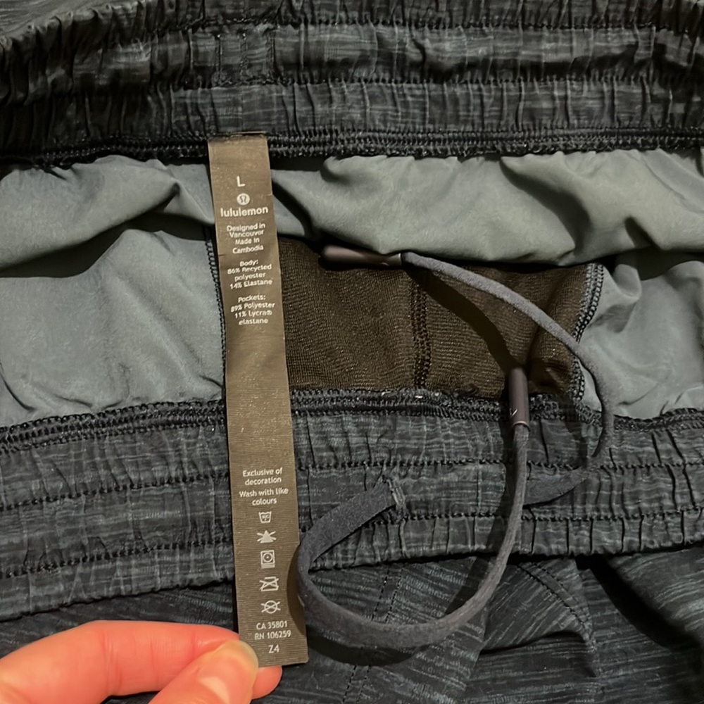 Mens Lululemon - Pace Breaker Linerless Short - Size Large - Excellent Condition - Picture 12 of 13